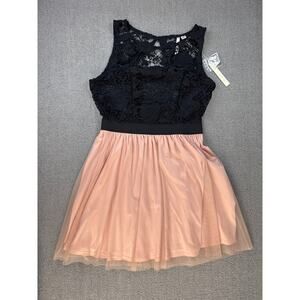 NWT Lauren Conrad Dress Mini Crochet Size Medium
